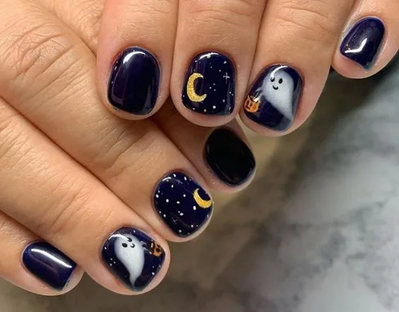 Γίνε ένα Halloween girl υιοθετώντας τα πιο spooky nail trends του '22