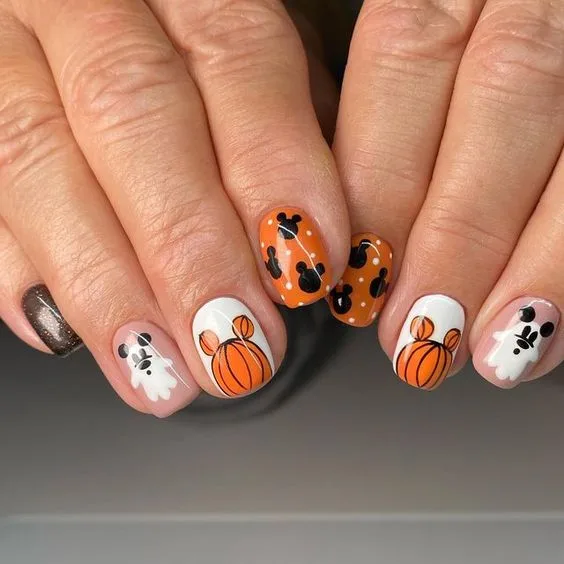 Γίνε ένα Halloween girl υιοθετώντας τα πιο spooky nail trends του '22