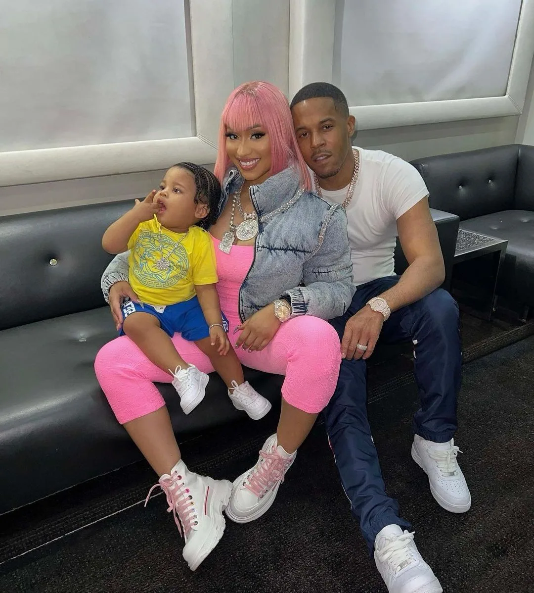 Η Nicki Minaj μεγαλώνει μόνη της χωρίς νταντά τον 2χρονο γιο της και εξηγεί τον λόγο