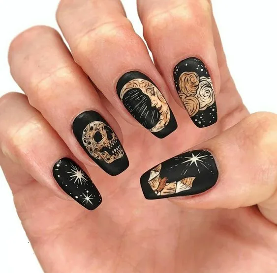 Γίνε ένα Halloween girl υιοθετώντας τα πιο spooky nail trends του '22