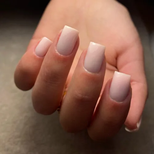 ΒΙΑΒ :Το νέο nail trend που διαφέρει από το κλασσικά πλέον τζελ ή shellac στα νύχια