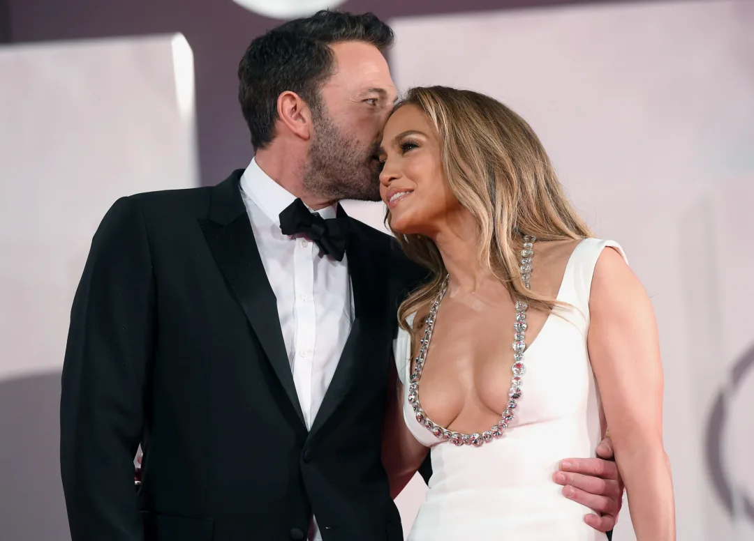 Οι ανησυχίες της JLO για τον γάμο της με τον Ben Affleck και το μετατραυματικό στρες που βίωσε