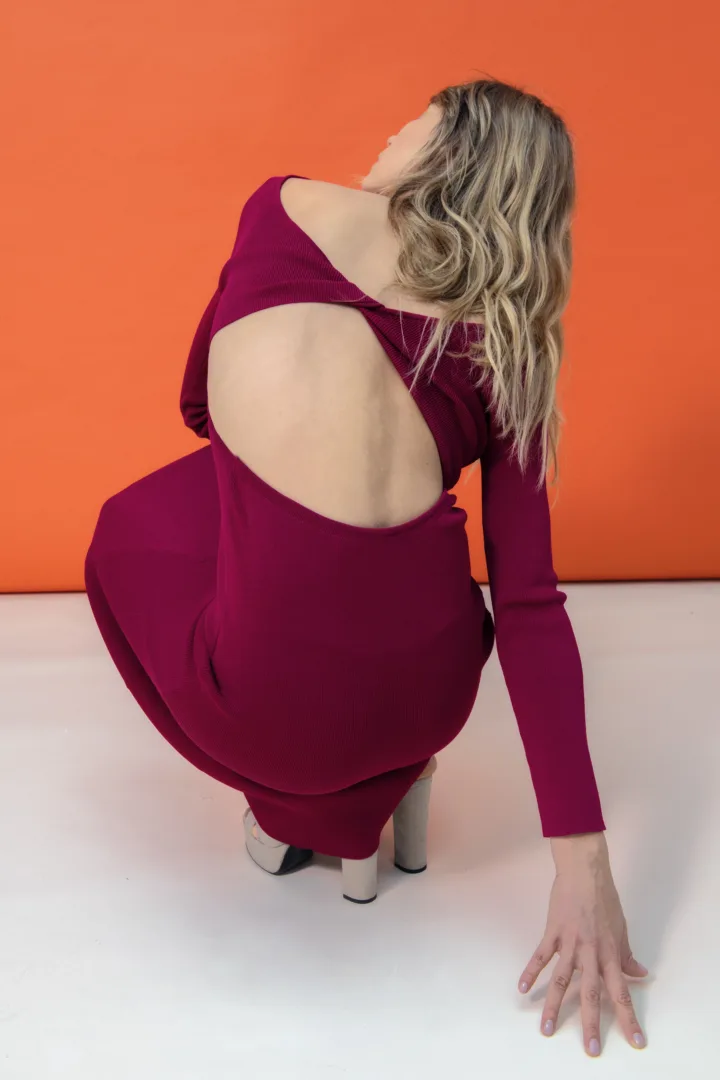 Sexy crop top, magenta color ή LBD; Με κάποιο από αυτά θα κάνεις την επόμενη έξοδο με τις φίλες σου