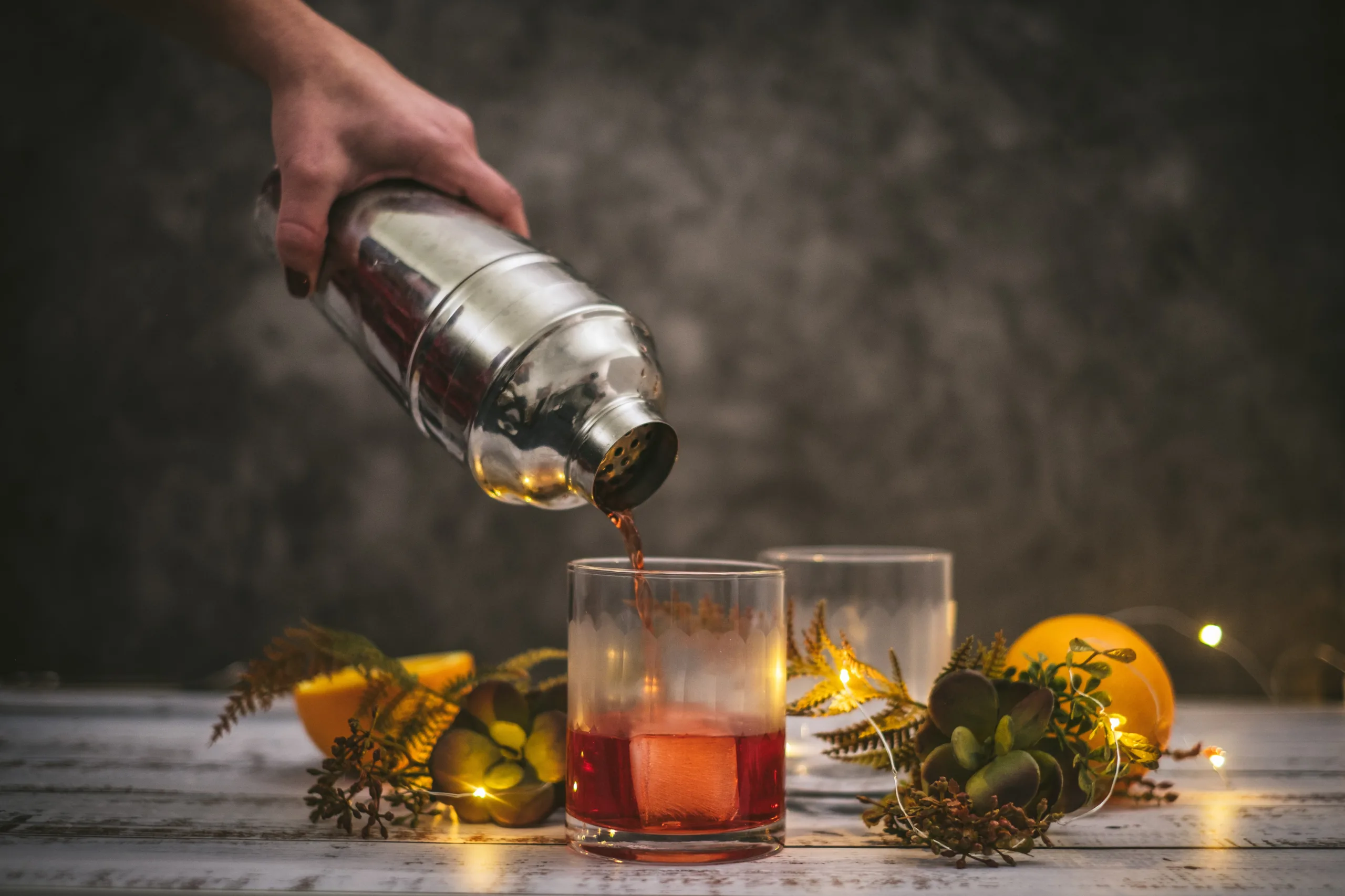 Φτιάξε «Bourbon-Campari Punch» και κέρασε τους καλεσμένους σου στο ρεβεγιόν