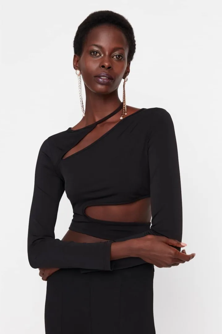 κοντό cut out top