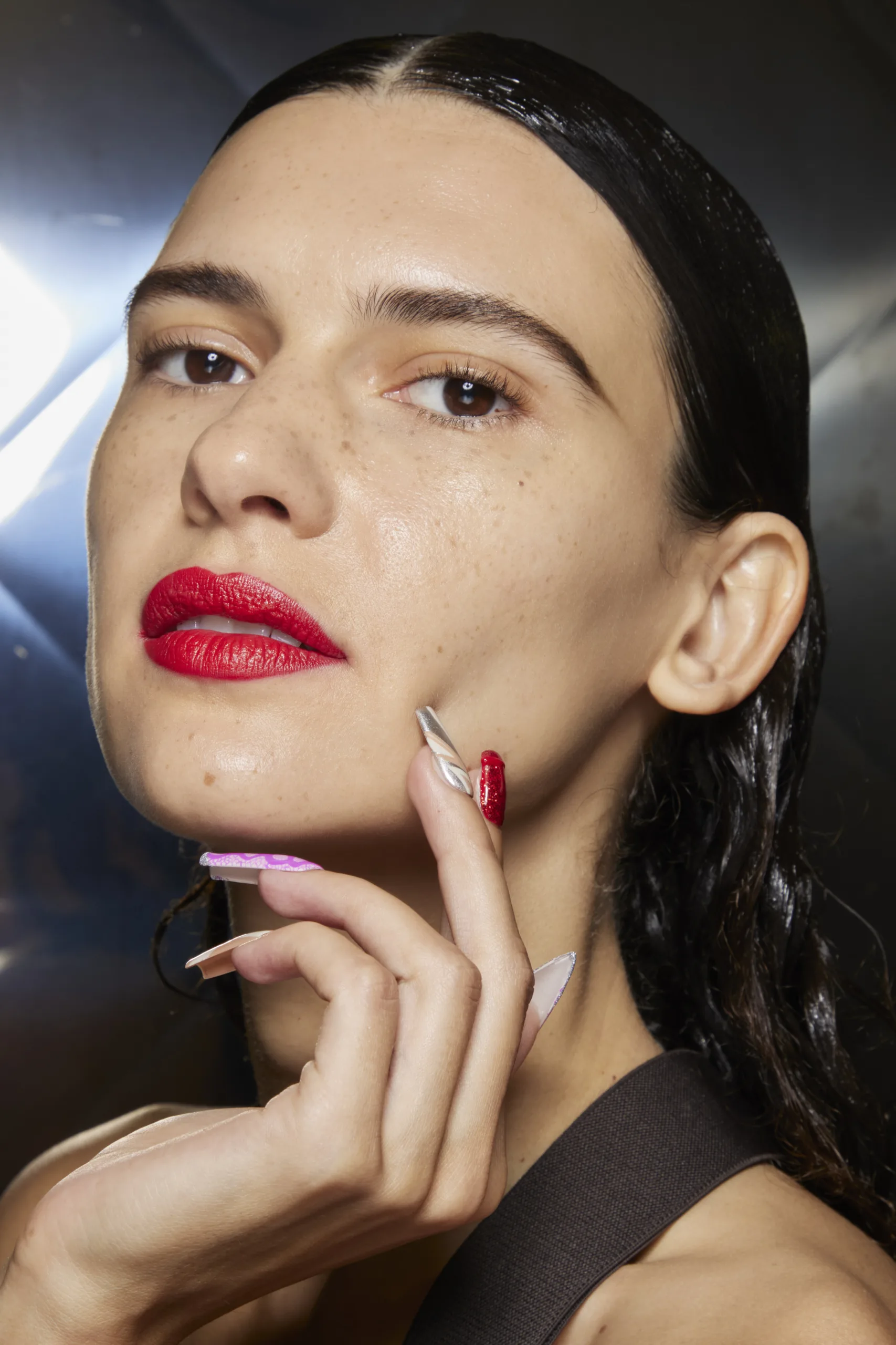 Long lasting lipstick: 5 κραγιόν που κρατούν τα χείλη σου εντυπωσιακά όλη μέρα