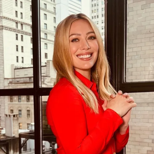 Η Hilary Duff παραδέχτηκε ότι ακολουθεί την αμφιλεγόμενη δίαιτα «ασιτίας» της Gwyneth Paltrow