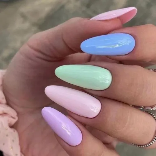 Τα Polly Pocket Nails είναι τo νοσταλγικό μανικιούρ που προσδίδει pop χρώμα στη φετινή άνοιξη