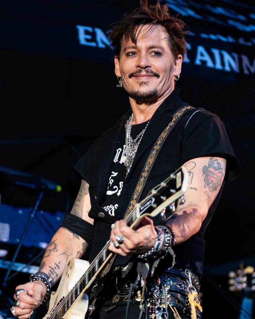 JOHNNY DEPP IN CONCERT 