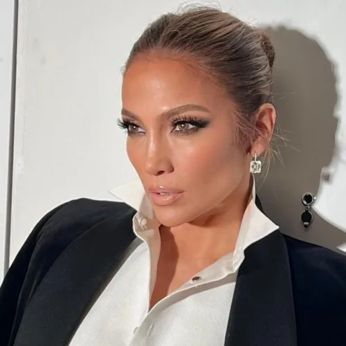 Met Gala 2023- JLO μανικιούρ