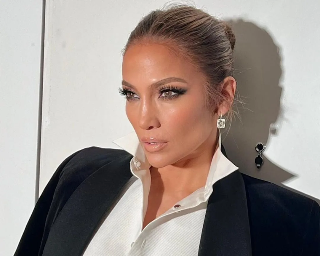 Met Gala 2023- JLO μανικιούρ