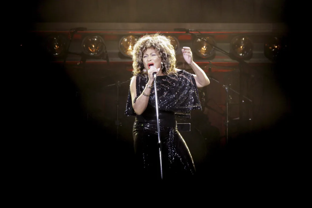 TINA TURNER 