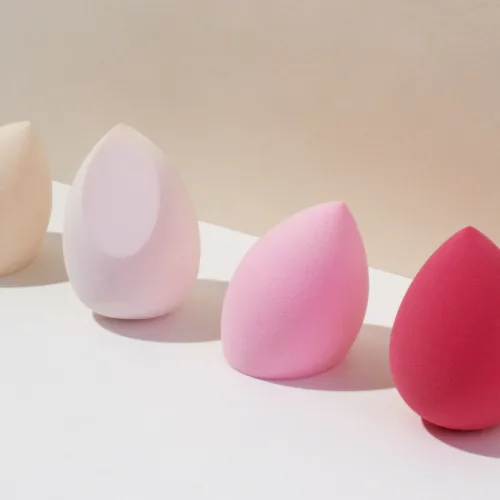 Beauty Sponge Hack: Έτσι θα ανανεώσεις το αντηλιακό σου χωρίς να χαλάσεις το μακιγιάζ σου