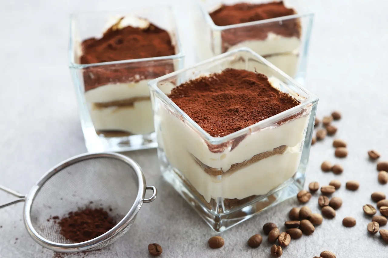 Tiramisu Dip: Η υπέροχη συνταγή κρέμας τιραμισού για να βουτάς τα μπισκότα σου