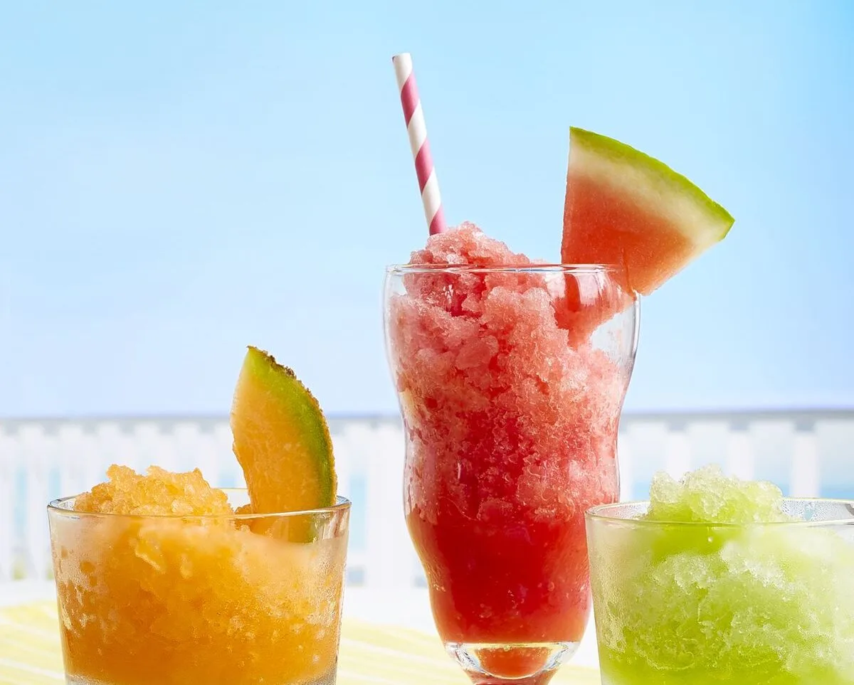 Summer Melon Slushies: Aπόλαυσε τη δροσιά που σου προσφέρουν οι 3 αναζωογονητικές γεύσεις