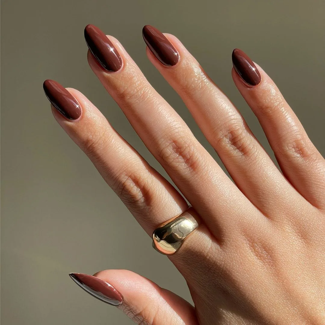 Latte nails: Το manicure trend που θα ερωτευτείς αυτό το φθινόπωρο