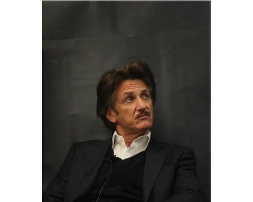 Ο Sean Penn αποκαλύπτει το trailer για το ντοκιμαντέρ του πολέμου Ουκρανίας-Ρωσίας 