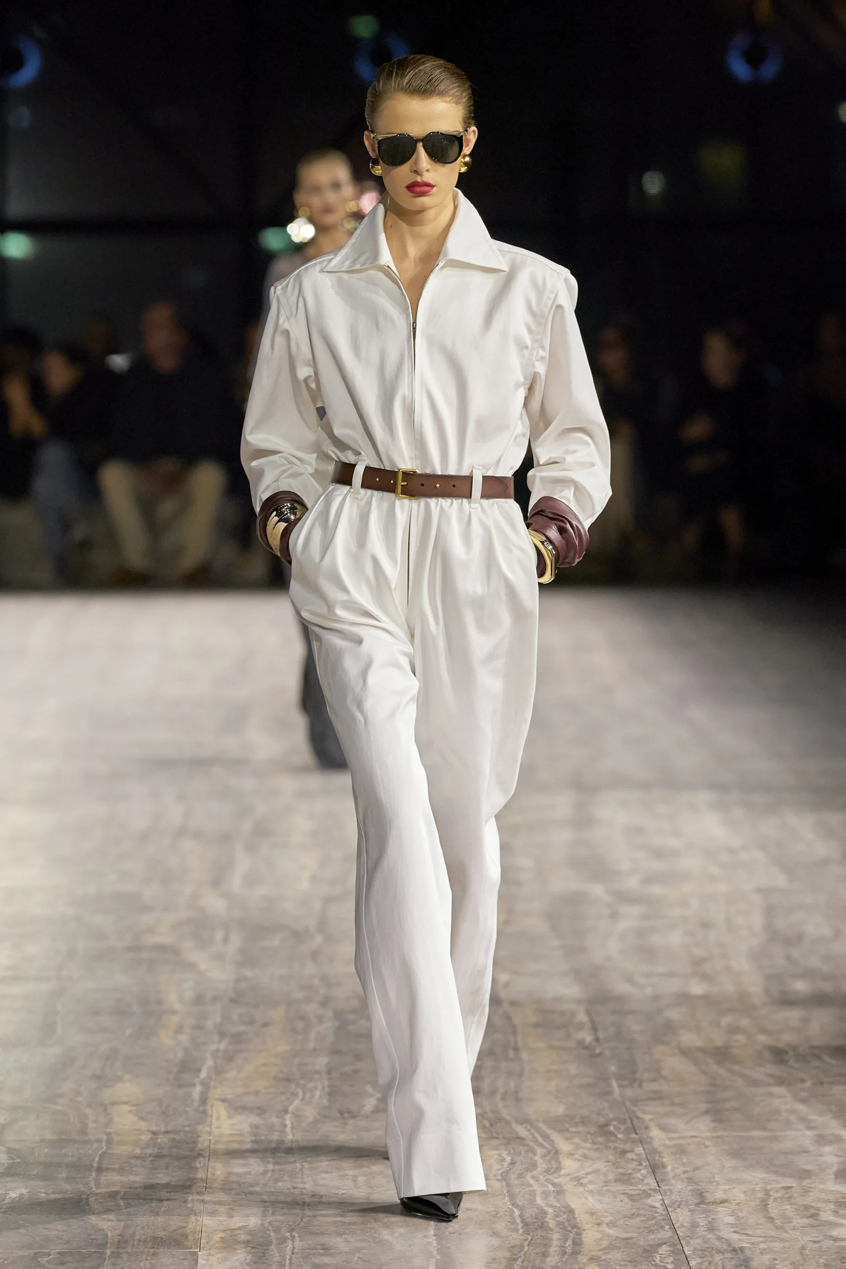 Utility και safari chic με late '70s αέρα ήταν το show για την SS' 24 του Saint Laurent