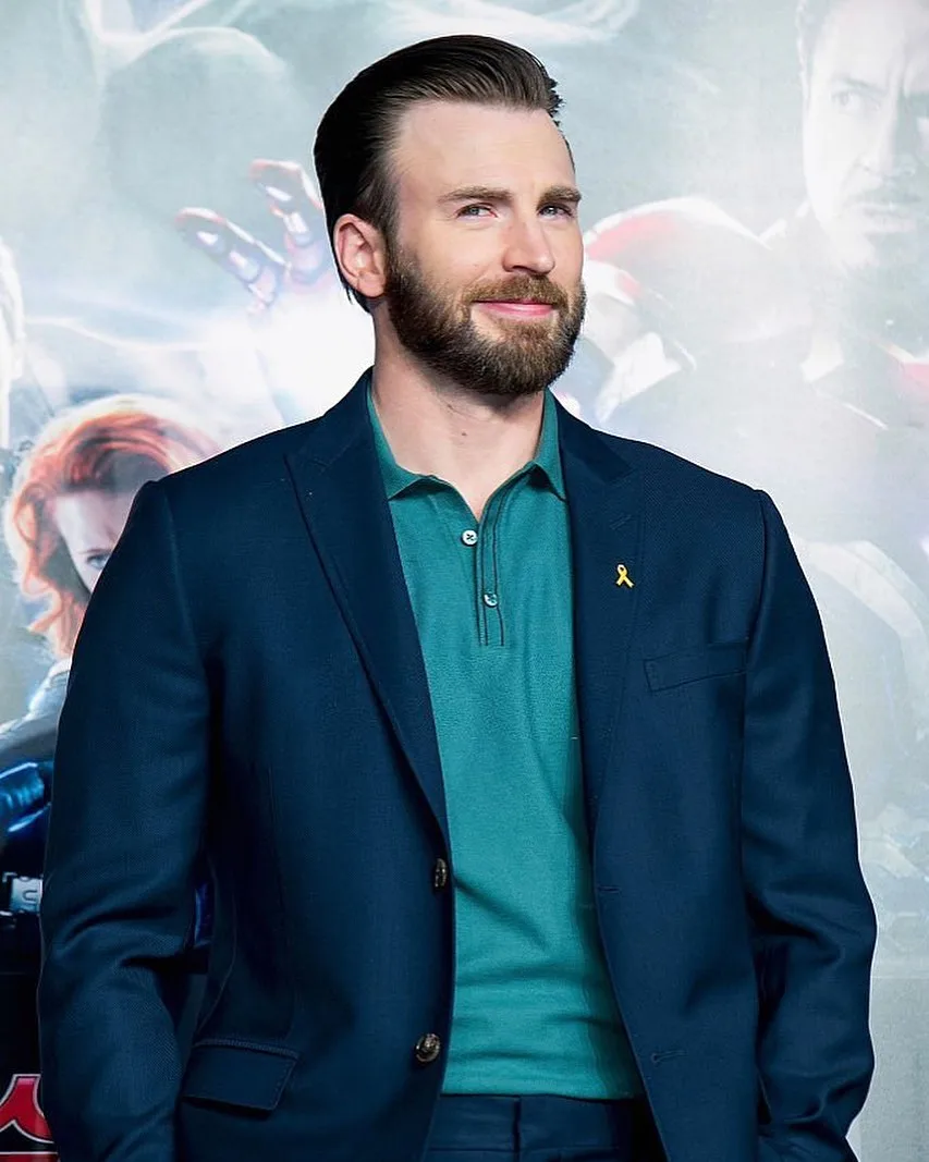 Ο Chris Evans και η Alba Baptista παντρεύτηκαν στο Cape Cod