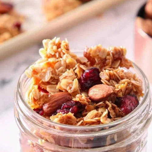 Εύκολη, γρήγορη σπιτική συνταγή για Granola