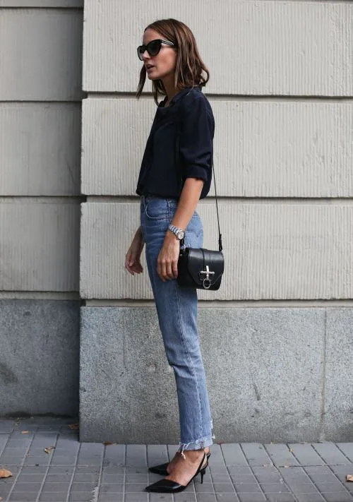 Jeans και slingbacks: Ο chic φθινοπωρινός συνδυασμός