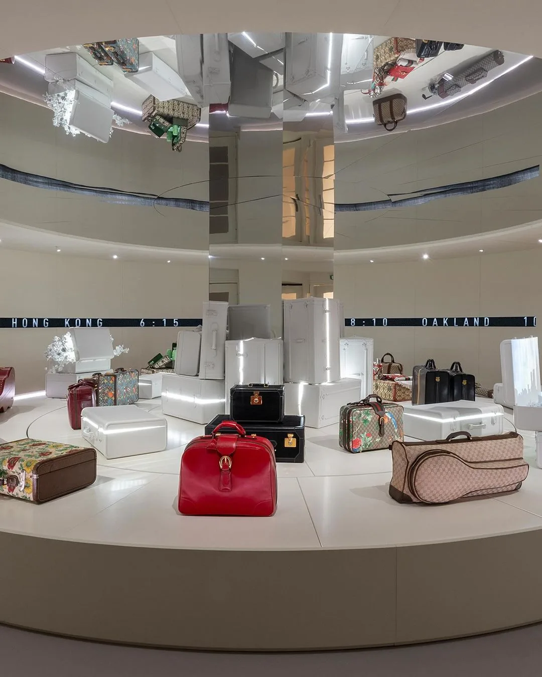 Η έκθεση «Gucci Cosmos» επισκέπτεται το Λονδίνο και ο Sabato De Sarno προσθέτει την πινελιά του