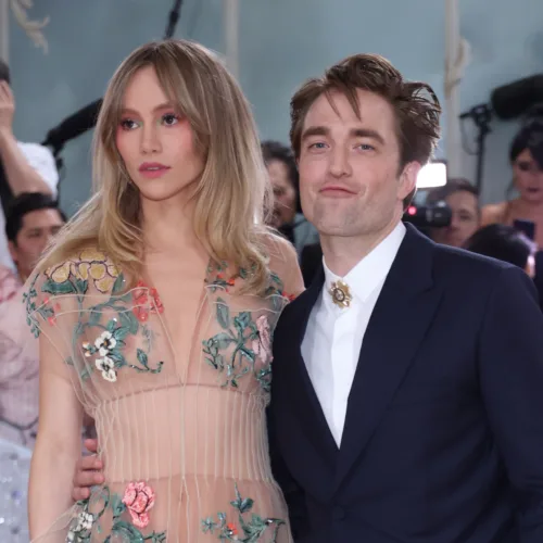 Robert Pattinson Suki Waterhouse