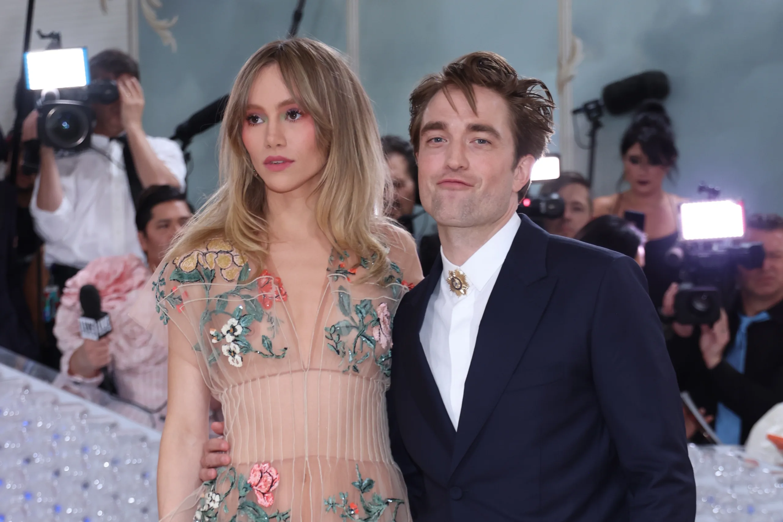 Robert Pattinson Suki Waterhouse