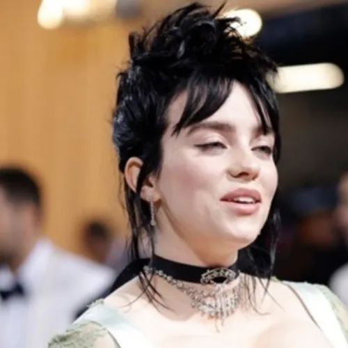 Billie Eilish: «Δεν ήθελα οι άνθρωποι να έχουν πρόσβαση στο σώμα μου, ακόμη και οπτικά»