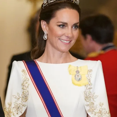 Η Kate Middleton φόρεσε την «Strathmore Rose Tiara» που είχε να φορεθεί σχεδόν 1 αιώνα