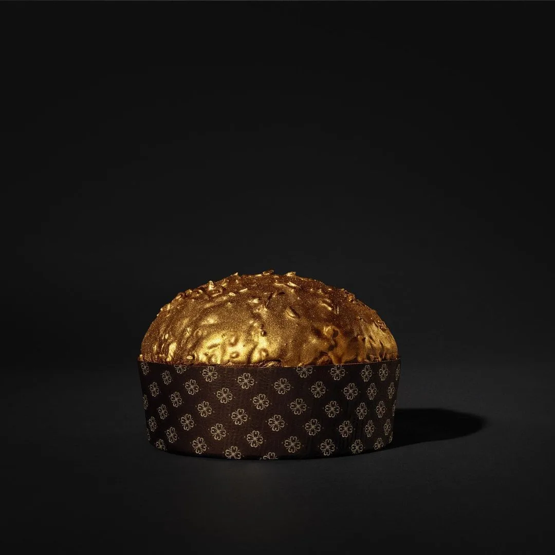 Ο Moschino και το ζαχαροπλαστείο Martesana λανσάρουν το «Il panettone d'oro» για τα Χριστούγεννα