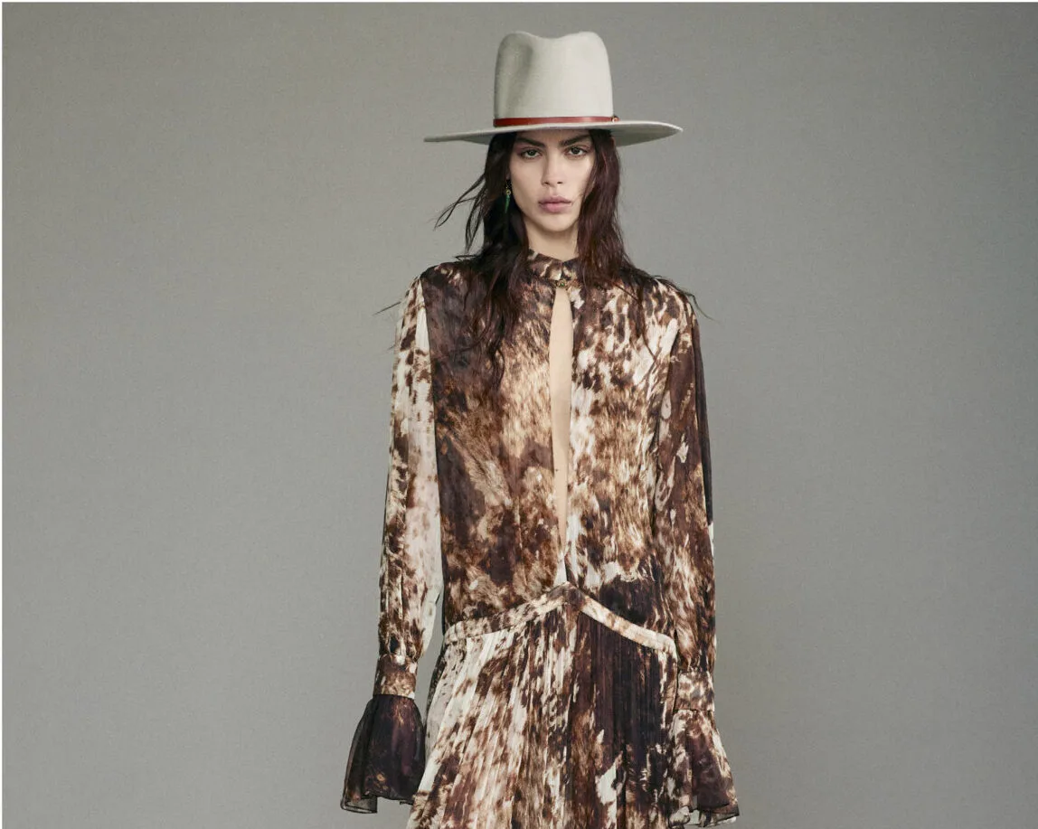 Η Pre-Fall '24 συλλογή του Roberto Cavalli μας ταξιδεύει σε μακρινά, εξωτικά τοπία