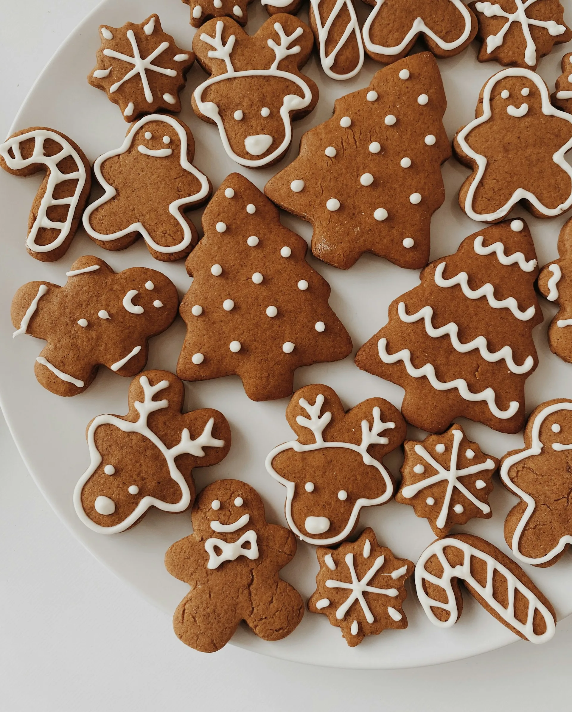 Gingerbread μπισκότα: Η συνταγή και όλα τα μυστικά για να μοσχοβολήσει Χριστούγεννα το σπίτι