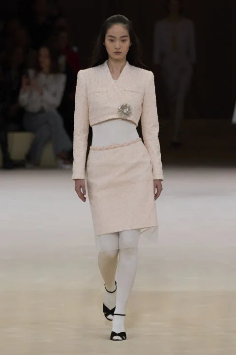 Chanel Couture Spring 2024: Μια ανάλαφρη συλλογή με έμπνευση από το μπαλέτο