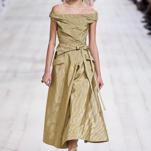 Το show Dior Haute Couture SS 2024 ήταν μια ωδή στο moiré ύφασμα