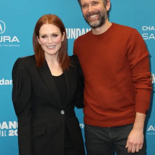 Μετά από 20 χρόνια έγγαμου βίου η Julianne Moore αποκάλυψε το μυστικό για έναν ευτυχισμένο γάμο