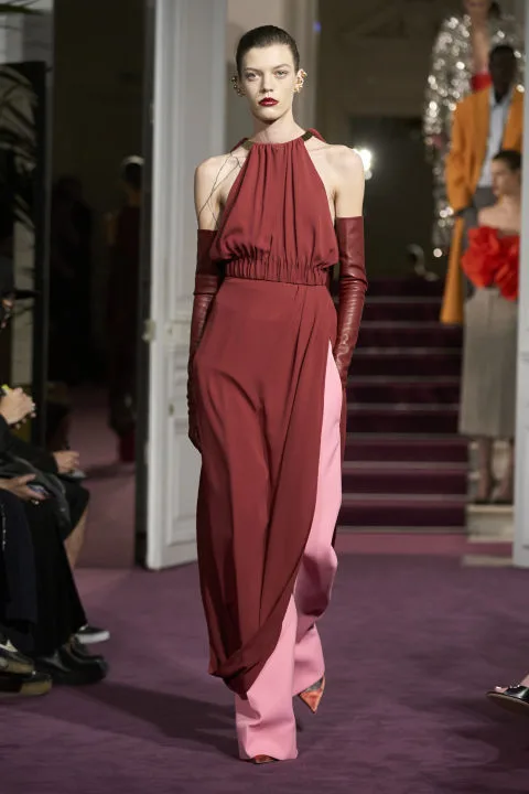 Colorful explosion: Μια θάλασσα από χρώματα στο show Haute Couture S'24 του Valentino