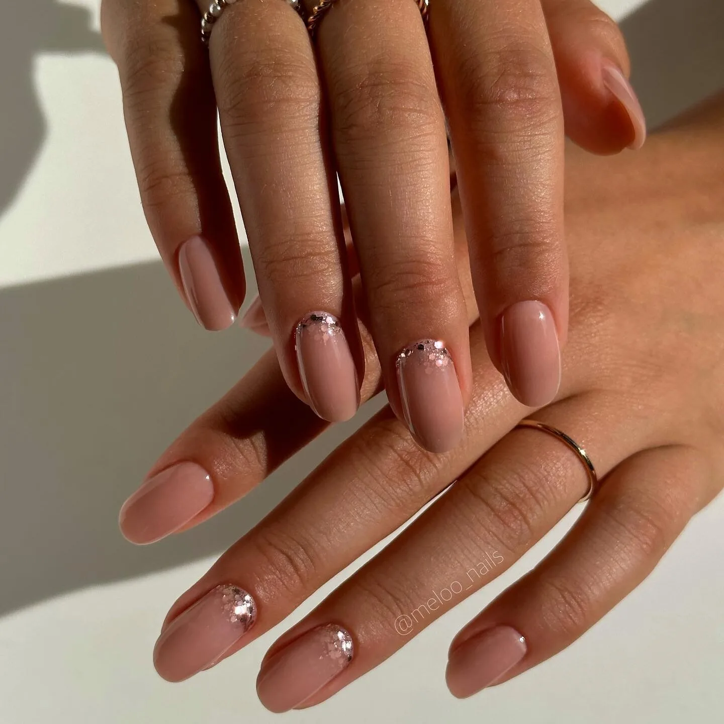 Almond nails: Το σχήμα που κολακεύει τα νύχια και 6 ιδέες για να επιλέξεις αυτό που σου ταιριάζει