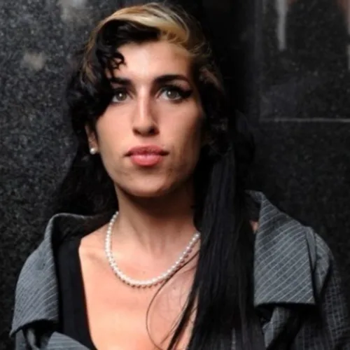 ες το trailer της βιογραφίας της Amy Winehouse με πρωταγωνίστρια τη Marisa Abela