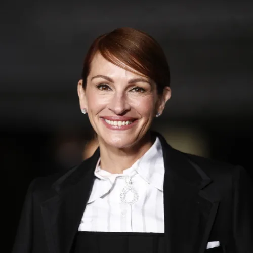 Τα μυστικά της Julia Roberts που διατηρεί τόσο νεανικό πρόσωπο ακόμη και στα 56 της