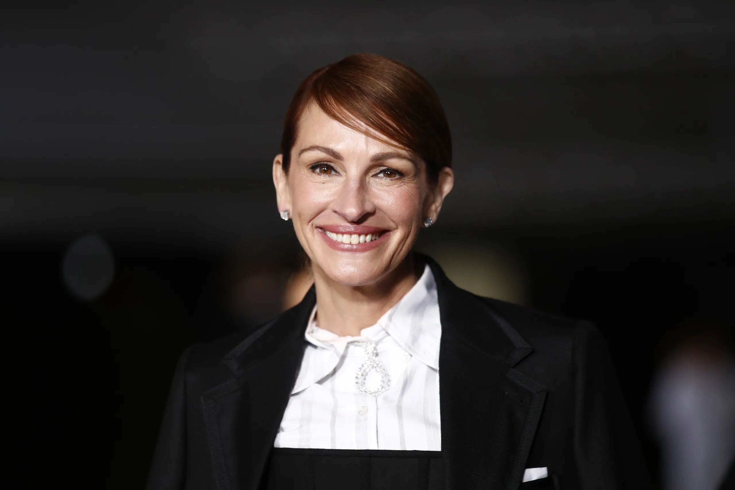 Τα μυστικά της Julia Roberts που διατηρεί τόσο νεανικό πρόσωπο ακόμη και στα 56 της