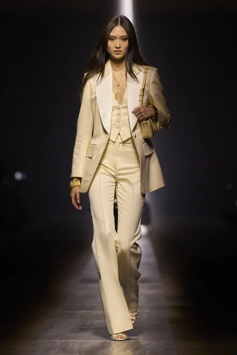 Η glam sexy chic εποχή συνεχίζεται στη συλλογή FW '24 του Tom Ford