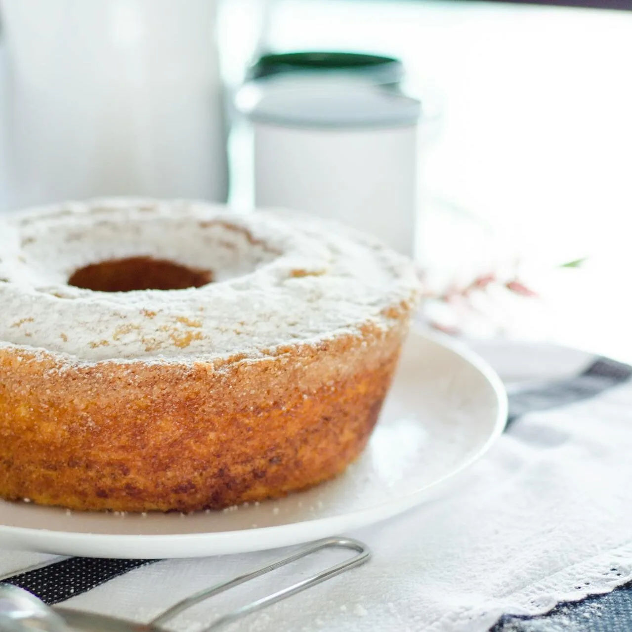 Αν δεν έχεις baking powder για ένα αφράτο κέικ αυτό το απρόσμενο υλικό δίνει τη λύση