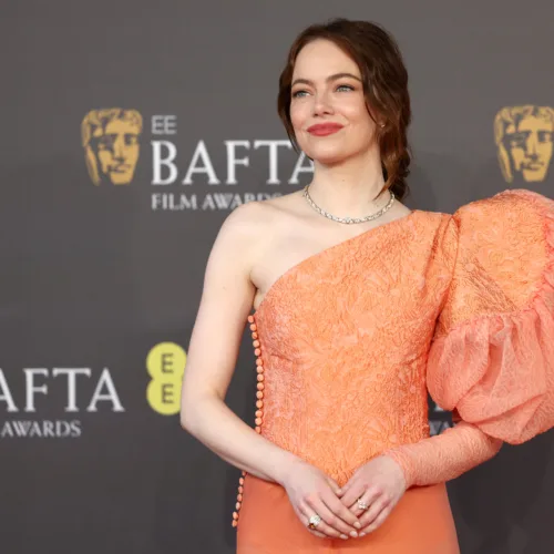 Bafta 2024: Το φετινό red carpet «φιλοξένησε» τα πιο σημαντικά fashion trends της σεζόν