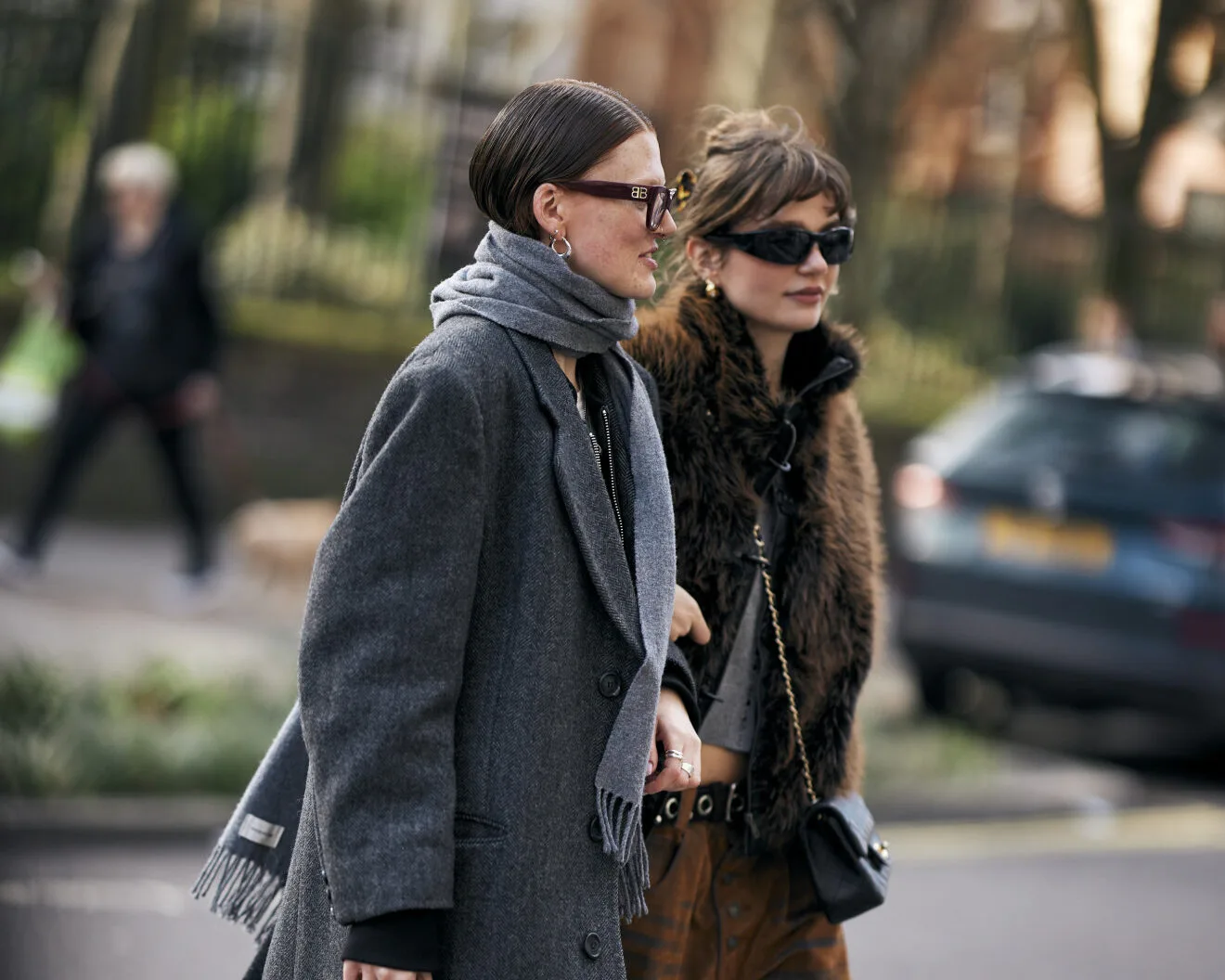 London Fashion Week: Τα looks που ξεχώρισαν στα street style του Λονδίνου