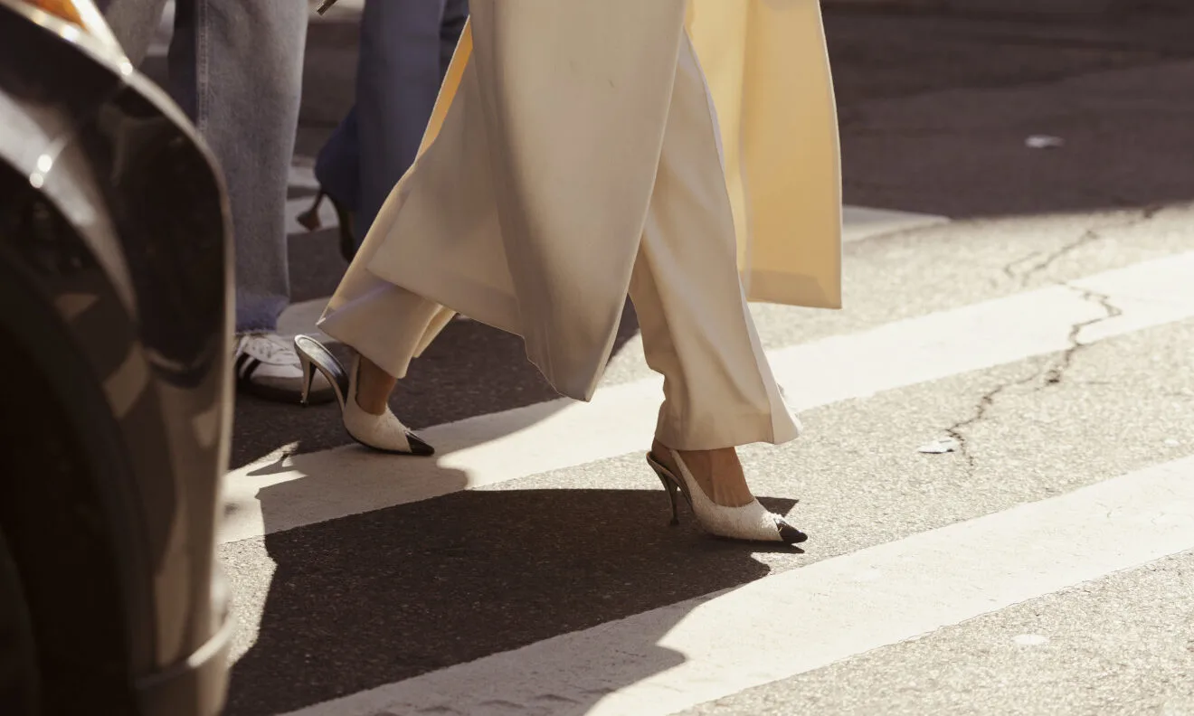 Οι slingback γόβες ήταν το κυρίαρχο trend στα street style στην Εβδομάδα Μόδας της Νέας Υόρκης