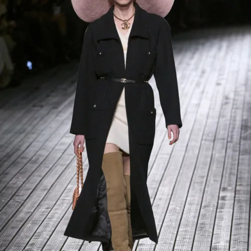 Chanel FW '24: Το θέρετρο Deauville γίνεται η πηγή έμπνευσης της ακαταμάχητα ρομαντικής συλλογής