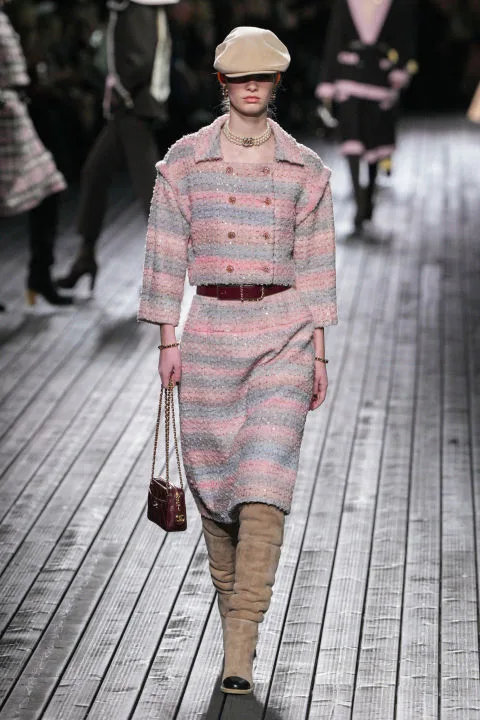 Chanel FW '24: Το θέρετρο Deauville γίνεται η πηγή έμπνευσης της ακαταμάχητα ρομαντικής συλλογής