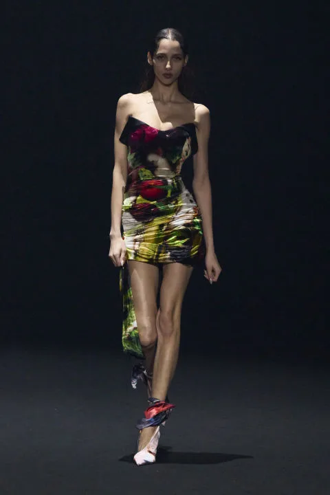 Mugler FW '24: Ένα show-υπέρθεαμα θεατρικότητας και καινοτομίας