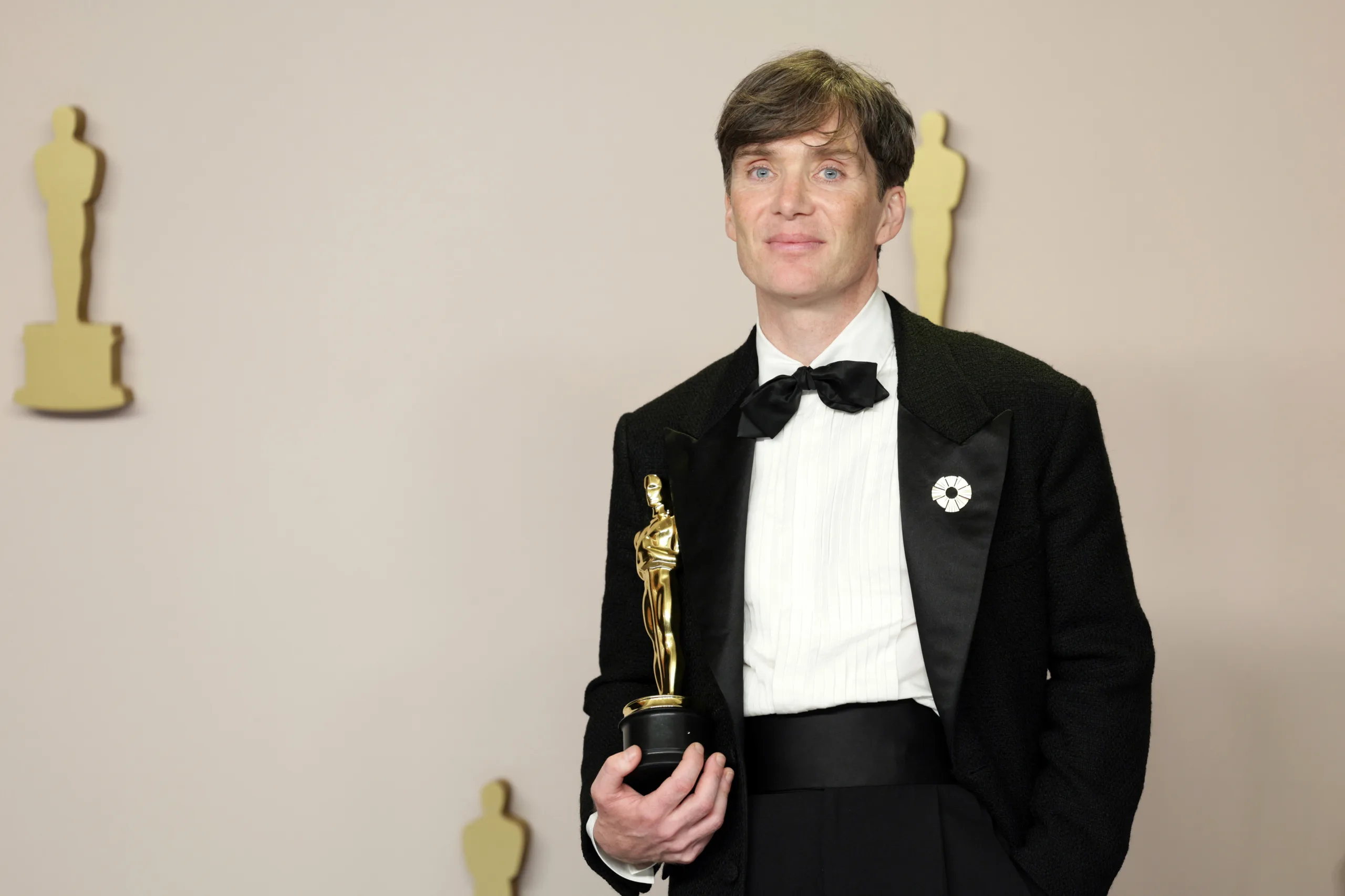 Ο Cillian Murphy πρωταγωνιστεί στη νέα ανδρική collection του Versace